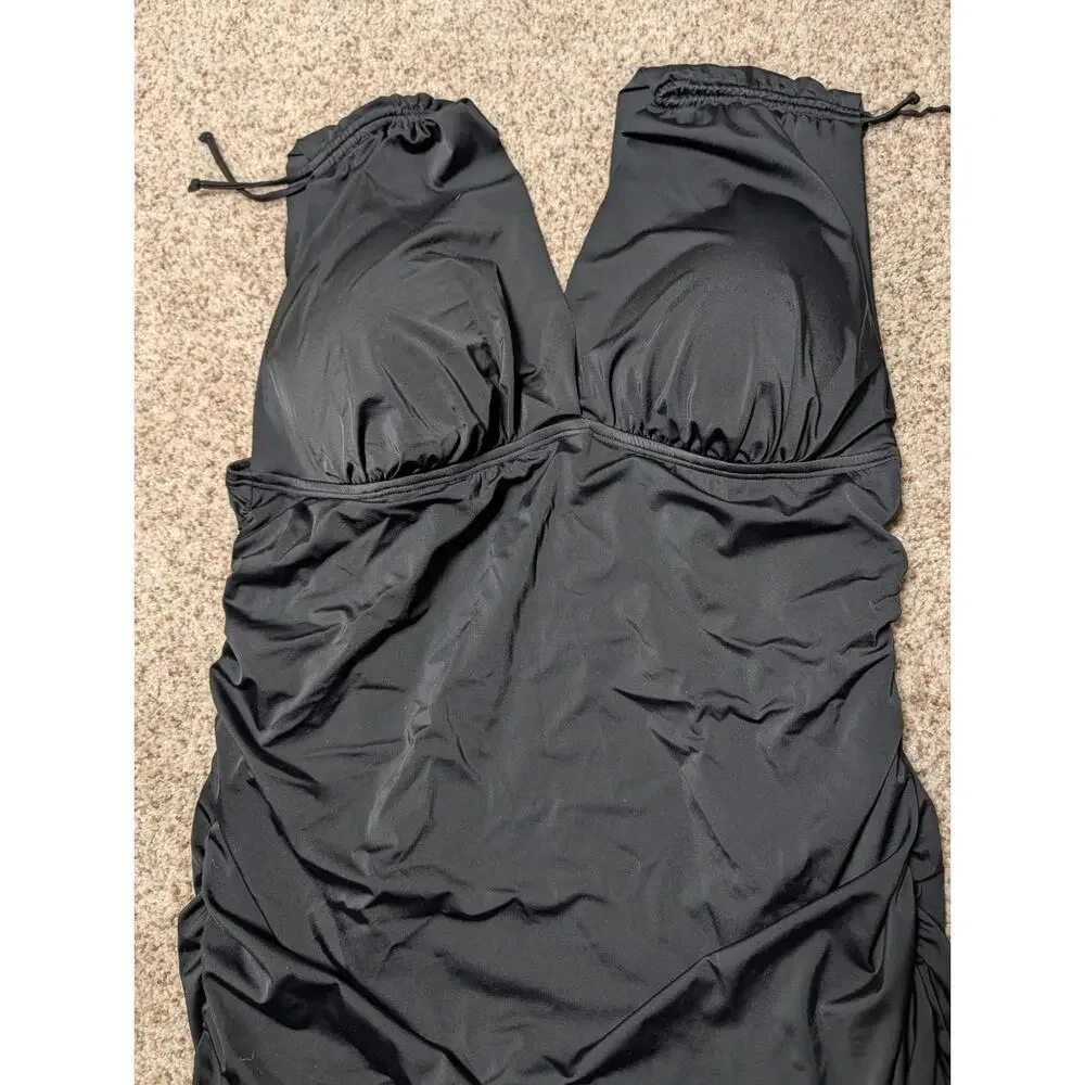 SWIMSUITS FOR ALL Women's Swim suit, size 24, Full coverage skirt; Black